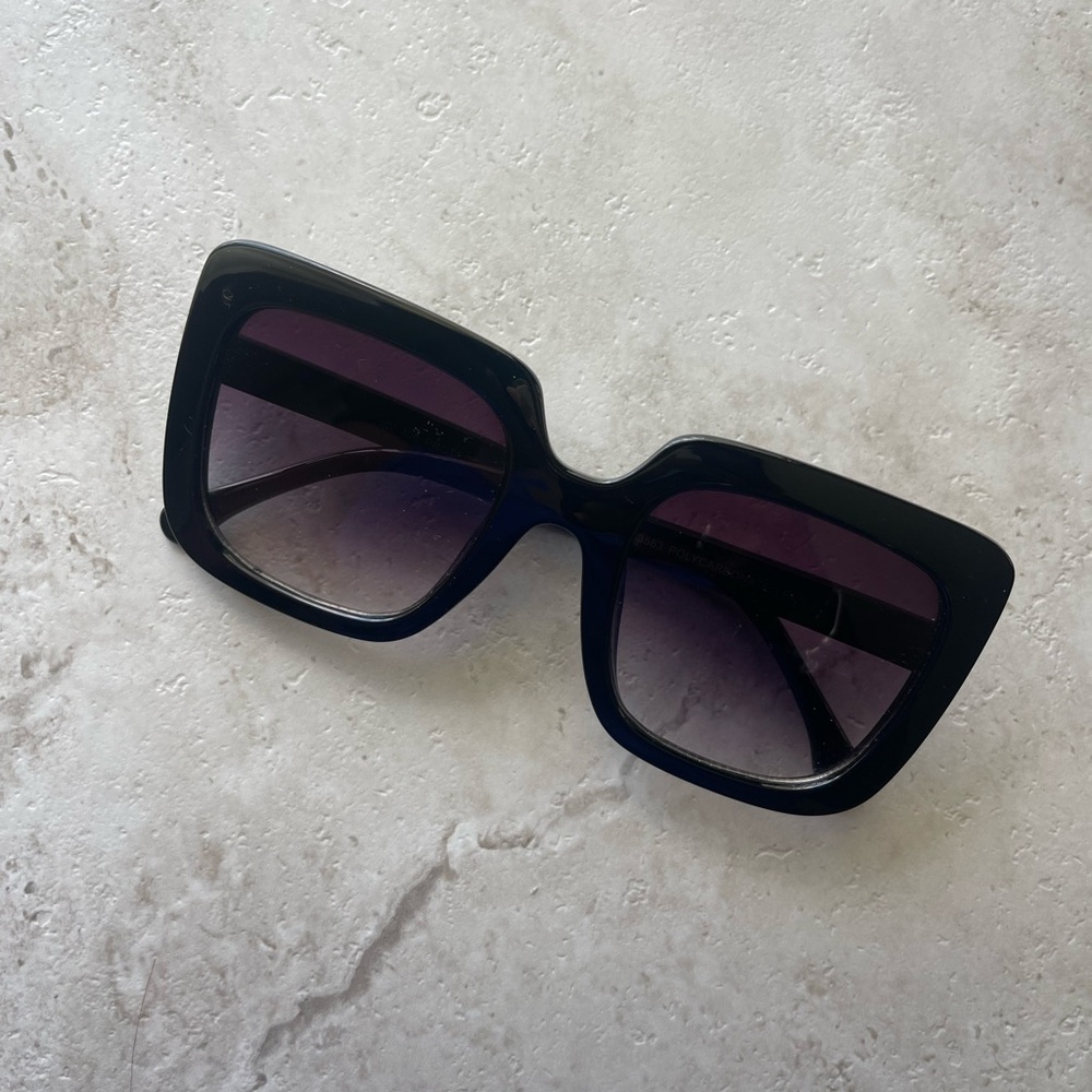 Black Square Sunglasses